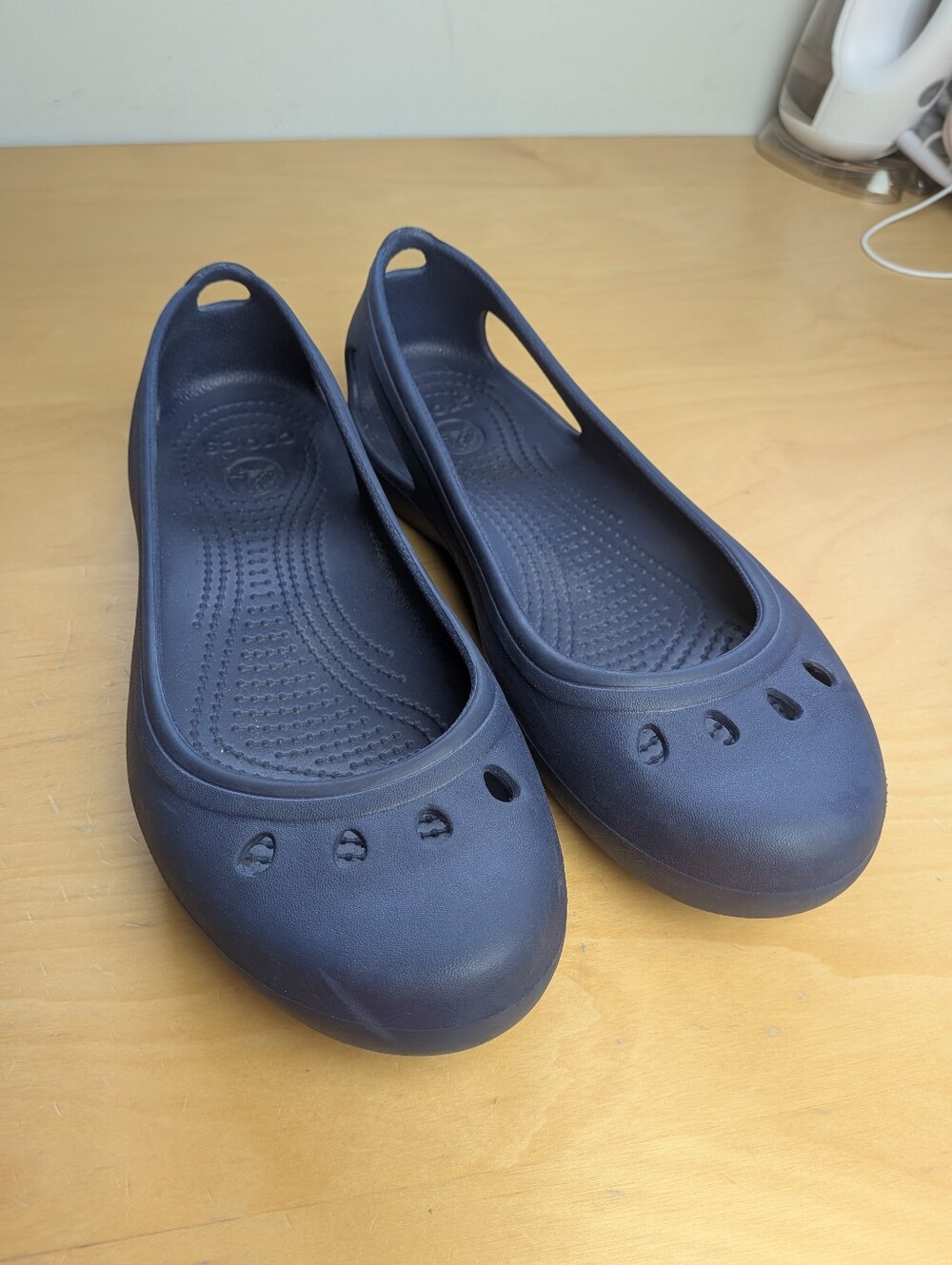 CROCS KADEE Slip On Shoes Flat Women Size 10 Navy Blue Waterproof Resortwear